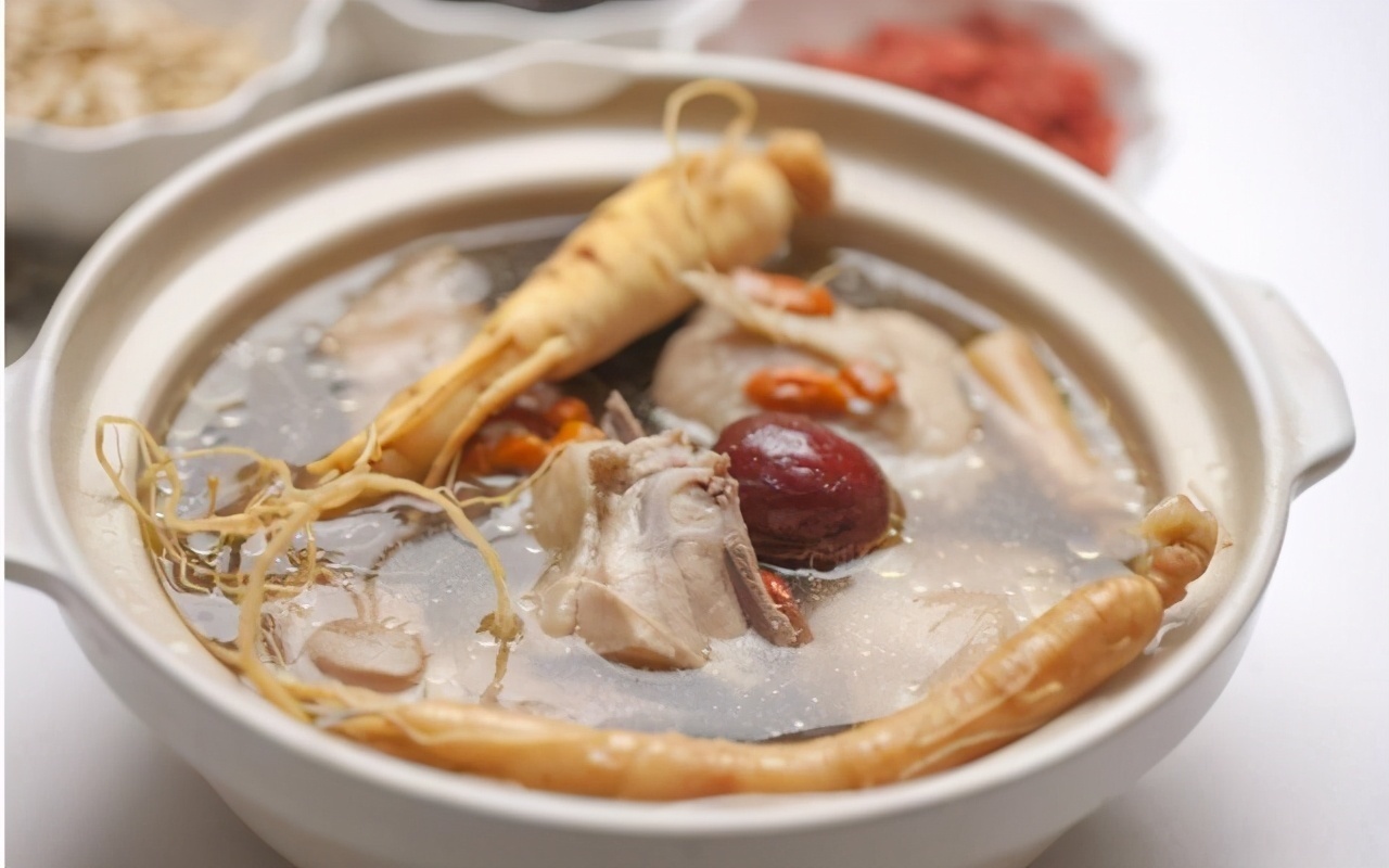 饮食|坐月子吃什么避开九个饮食禁忌，妈妈产后恢复好宝宝营养佳