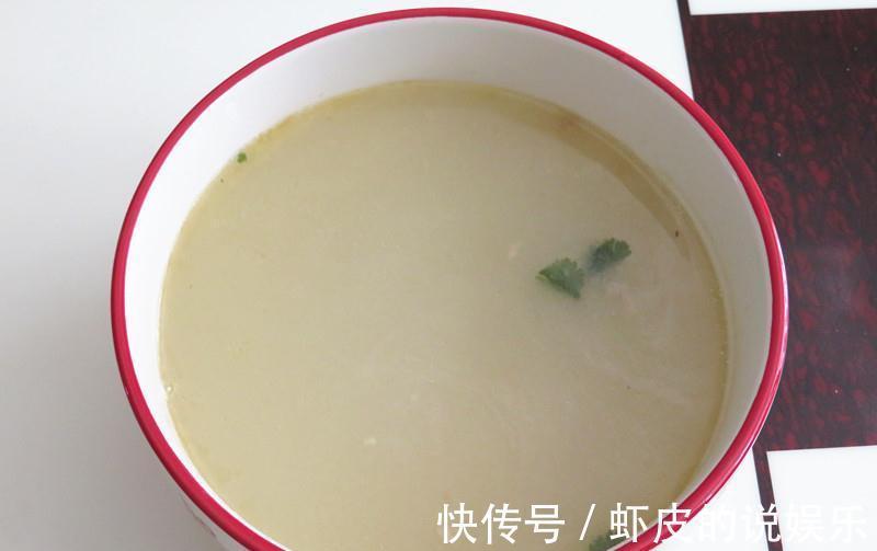 三口人午餐,一条鱼几个玉米就够了,鲜美好吃营养,网友说棒极了