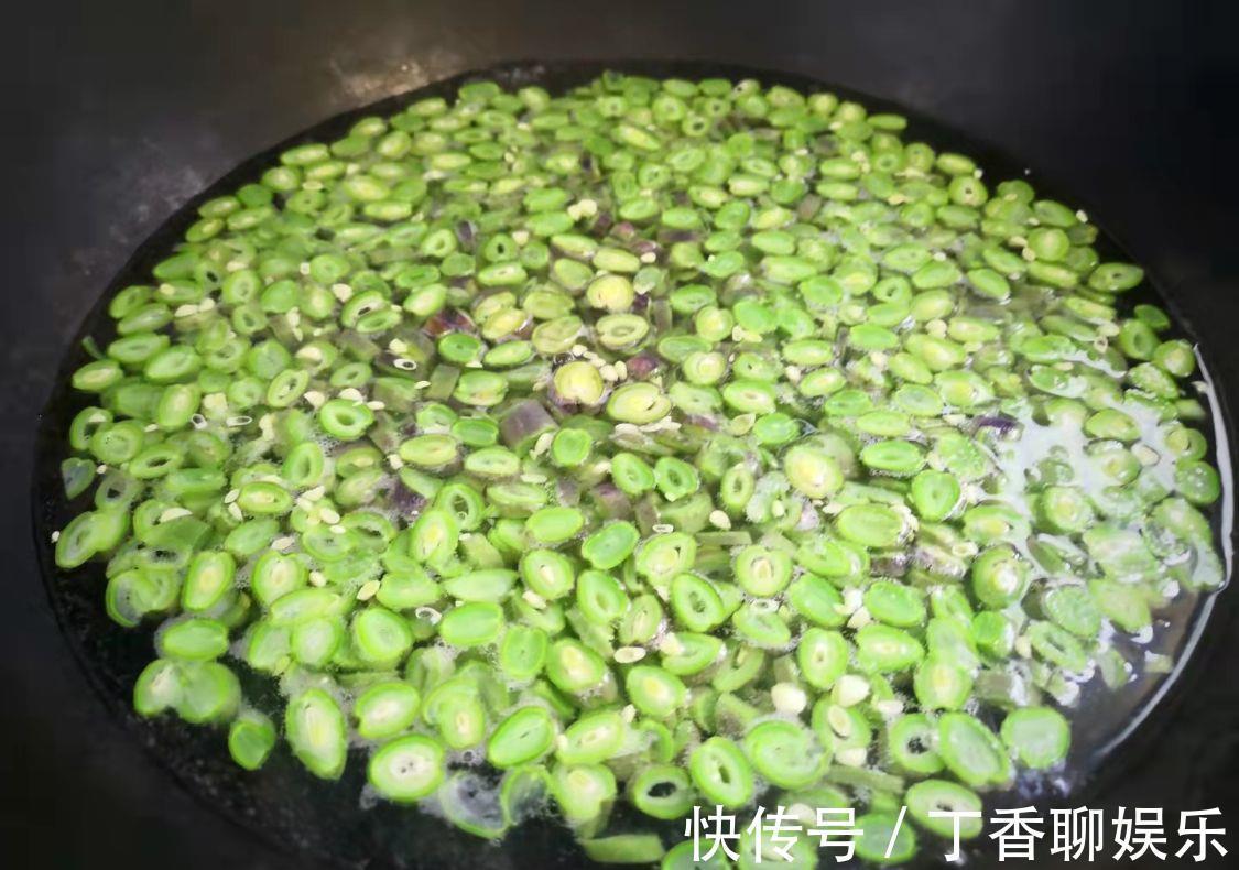 秋天|秋天，鸡蛋配它一起炒，鲜上加鲜，孩子多吃长身体，营养又实惠！