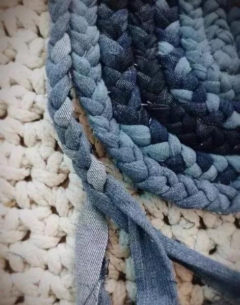 教程|家里的旧牛仔，不用扔，巧利用改造成地毯，美观又实用！附教程