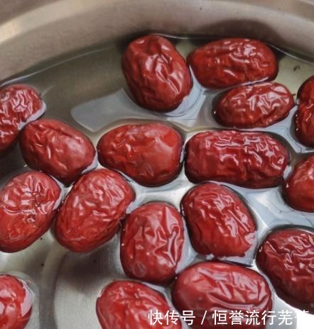 红枣和“它”搭配，金子都不换，气血双补，中年女性要常吃