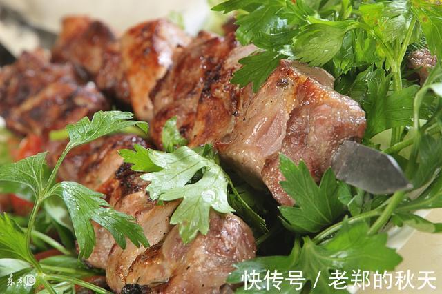 慢性皮肤病|香菜是“抗菌之王”, 但不能和它一起吃, 很多人还傻傻在吃