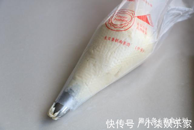 简单几步,教你在家做曲奇饼干,又酥又脆比买的好吃,特别解馋