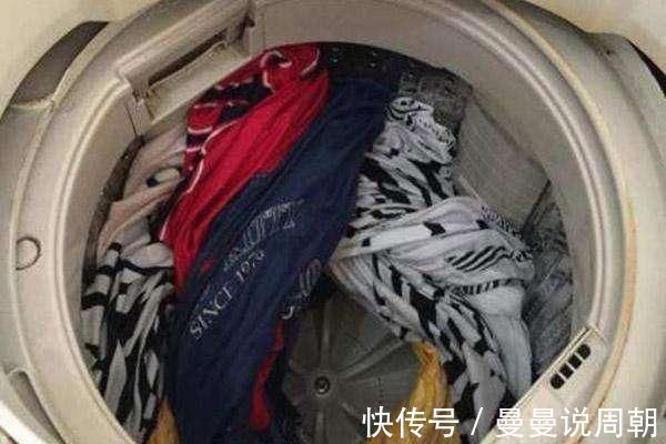 衣服|机洗衣服不能只放洗衣液,关键的几步,让衣服洗得更干净