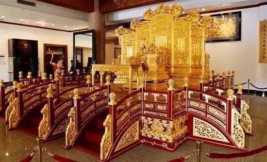 富婆|中国第一富婆家被盗 丢了手把件、手串、戒指 郭德纲还曾专门拜访