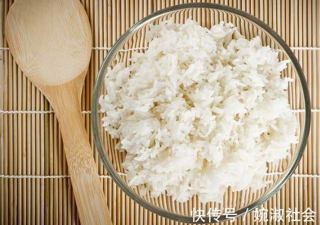 清水|蒸米饭,只放清水还不够,多放2样,米饭喷香软糯,粒粒饱满