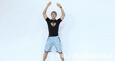 俯卧撑|40岁阿姨坚持健身多年,健身房里遇真爱,阅历也是一种美