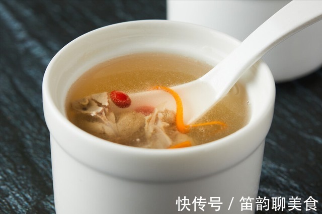 焯水|炖鸽子汤,要不要焯水老师傅教你做法,汤鲜味美,营养不流失