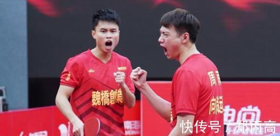 退役|国乒三剑客罕见聚餐!全国冠军已退役,如今大口吃肉喝酒太欢乐