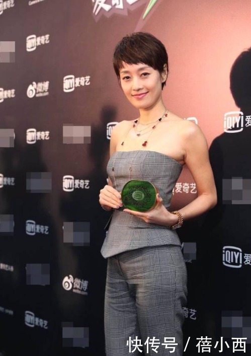 高跟鞋|“马伊琍”身材骨感不输超模,阿姨年纪穿抹胸套装,轻松美出圈