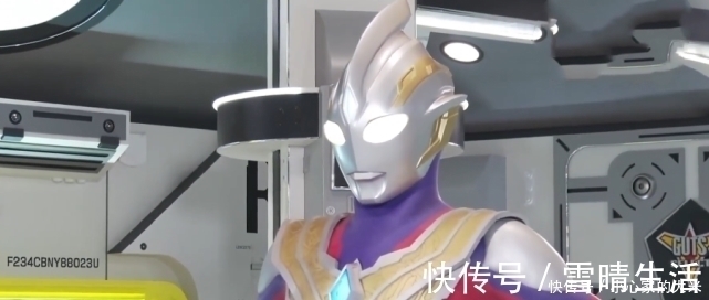 迪迦|奥特曼:Up主自制特利迦皮套,造型堪比原作,但细节有一些翻车