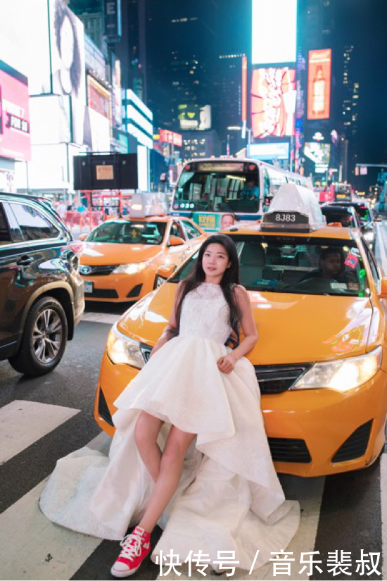 女子|80后女子穿婚纱环球旅行，已去过四大洲，梦想“嫁给世界”