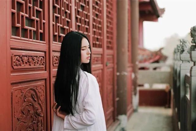 朱自清|与别人交谈时,少说这三件事,福气会越来越多