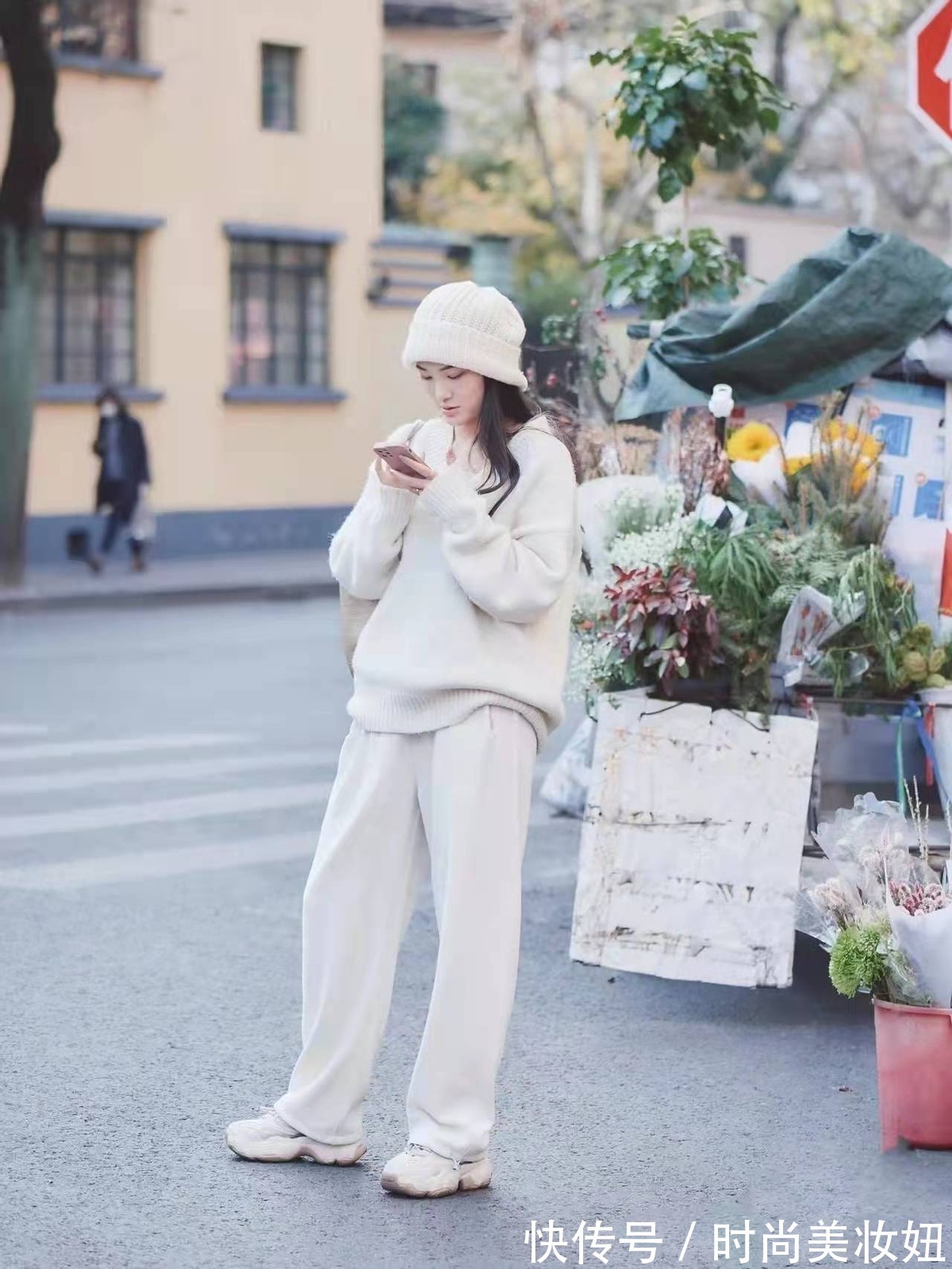 版型 看看上海街拍“高质量打扮”,不刻意、不做作,显气质又高级