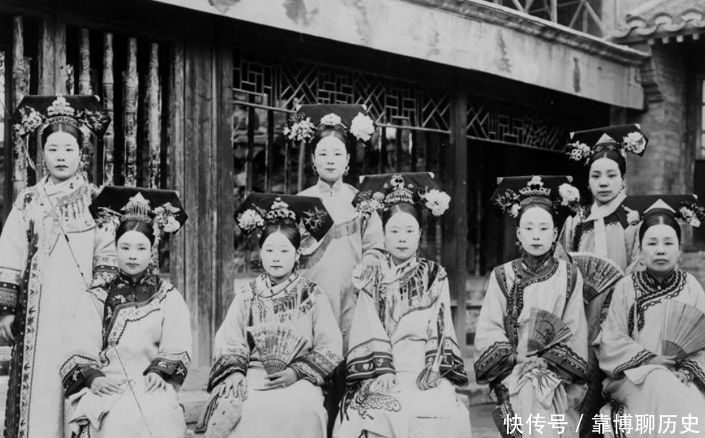 晚清|1910年晚清老照片：美丽惊艳的皇宫女子，大户人家妻妾成群！