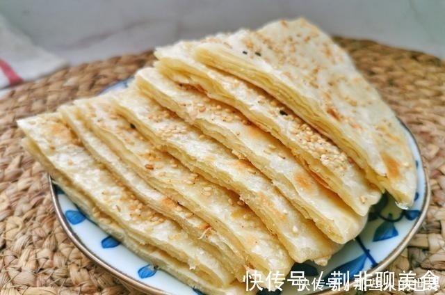 无需发面，家常烙饼这种做法，外酥里软层次分明，放凉了都不硬