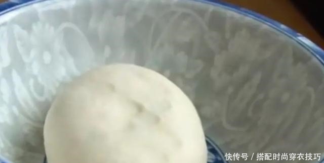 鸡蛋灌饼最简单的做法,学会这个小技巧,保证个个鼓大泡