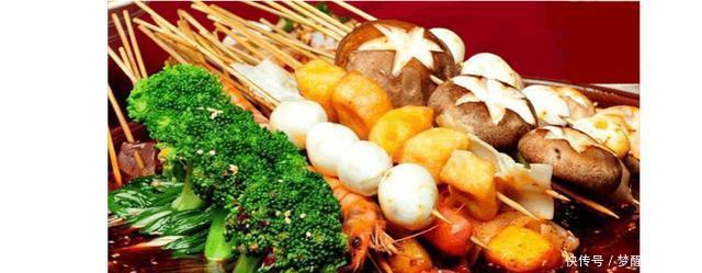 五年|大叔开串串店五年,酱料口味一月换四次,老顾客:四种口味都爱吃