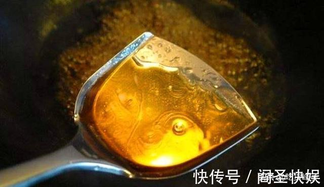 三人行必有我师焉|炒糖色时,有人加油,有人加水,到底怎样炒出糖色不焦更红亮?