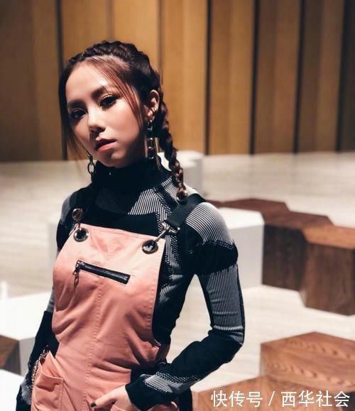 马尾 不管多大年纪的女人,这5种发型留久了,脱发还很伤头发!