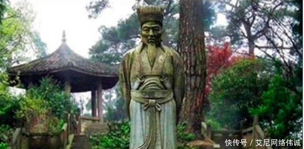 诸葛亮|刘伯温去挖诸葛亮的墓，看到碑上5字后直接腿软，磕一千响头