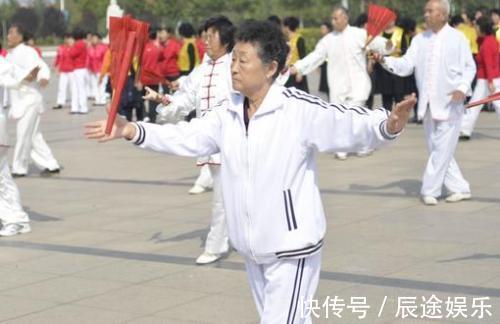 爱好|“寿命决定期”就在60岁!老人若有4大“爱好”,长寿更青睐你