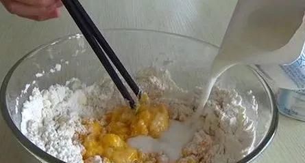 不用|不用加一滴水做出美味的酸奶饼,做法简单,五分钟就能轻松搞定