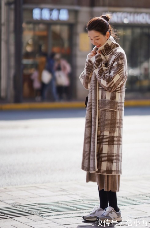 搭配|今年建议多穿“半身裙”，搭配针织衫、西装、大衣，保暖又时髦
