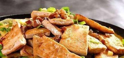 大豆异黄酮|糖尿病患者吃豆腐会有哪些好处?若能搭配三种食物,血糖更稳定