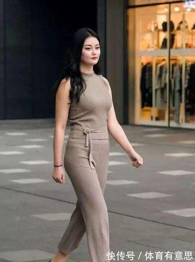 穿搭 年轻自信的瑜伽裤穿搭随心又时髦,展现迷人体态,简约好看!