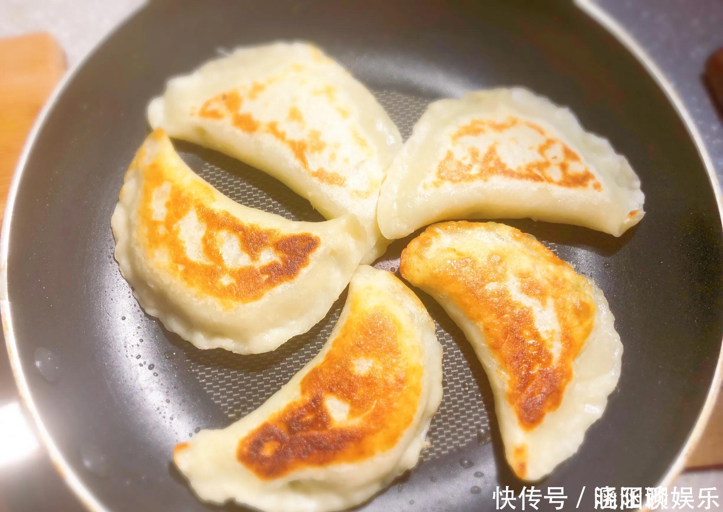 烙饼|快手鲜香韭菜盒子,不发面不用饺子皮,隔几天都不硬,放凉更好吃