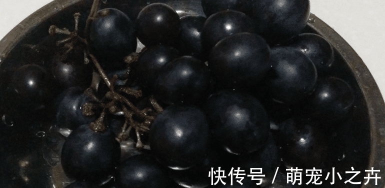果农|吃葡萄时,用盐还是面粉洗好?果农:错,该这样洗,吃着才放心