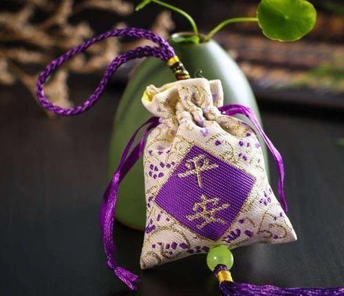 异味|被子睡久“有异味”学会这方法,不洗不晒也能去味杀菌