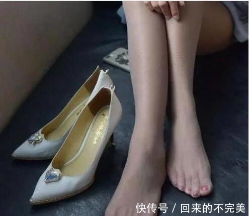 优雅 尖头细高跟鞋,走出优雅的姿势,有着高挑自在美