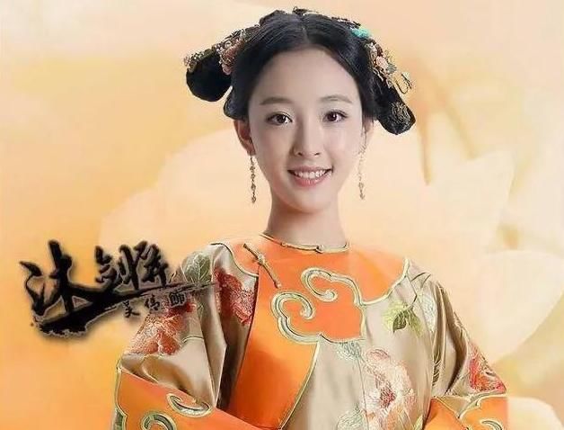 在拍摄《何以笙箫默》里面的"小默笙"之前,吴倩也在内地版的《鹿鼎记