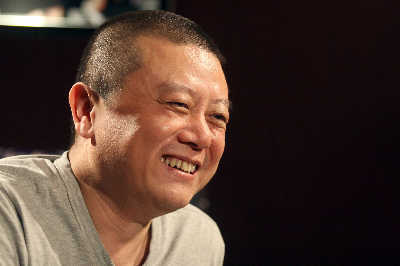 世人|王朔:人生这场戏我演砸了!王朔笑世人更笑自己,他至今孤身一人