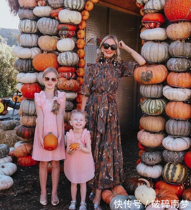 精致 当妈后别总“灰头土脸”，这位辣妈的精致穿搭，保准让你美成焦点！