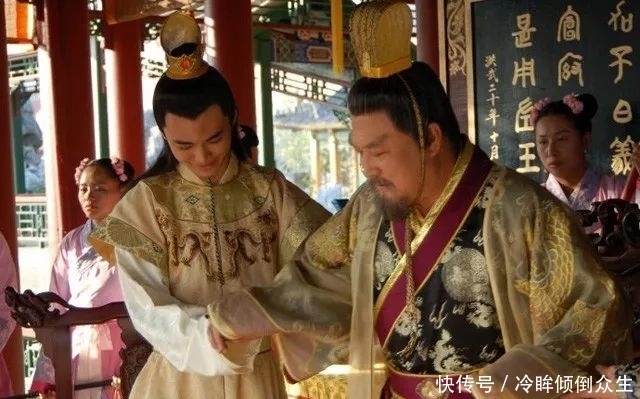 脸色|朱元璋出一上联，朱棣对出绝妙下联，朱元璋听后脸色大变：必谋反