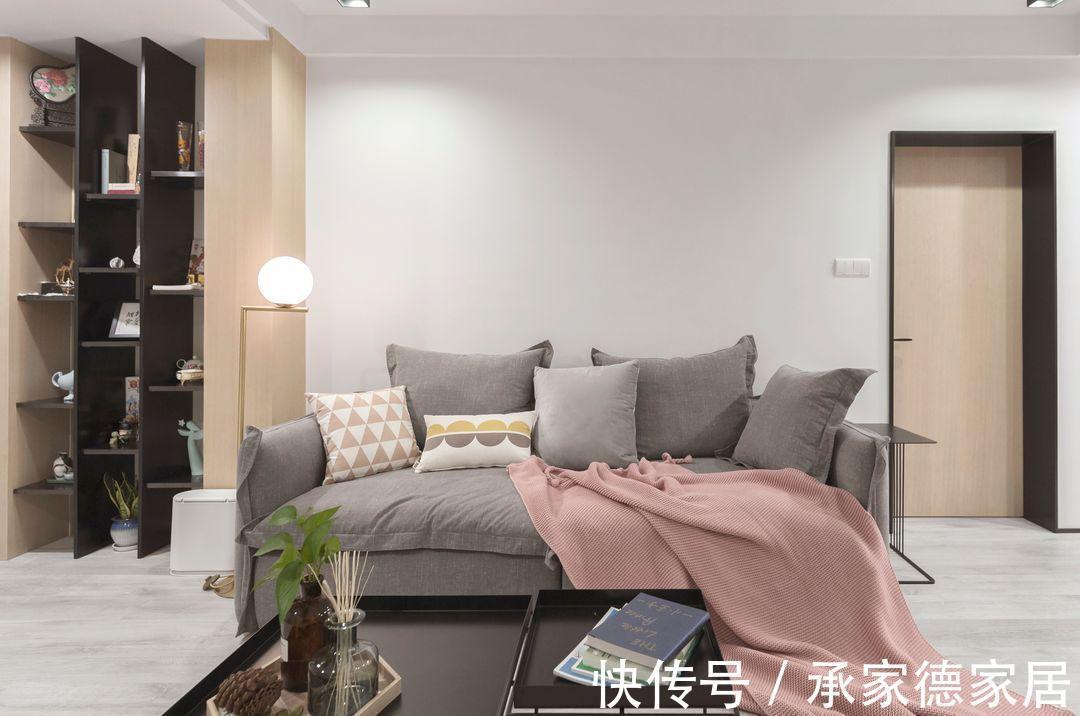 卫生生|用隐形门连接客厅,整合家居空间,让回家变成一件有意义的事