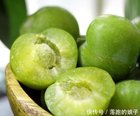 水果|几款青色的水果,全吃过的怕是“急性子”,图4才吃一口就皱眉!