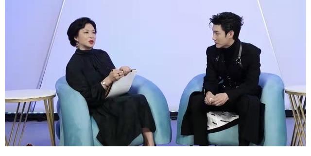 金星點(diǎn)評(píng)《追光吧》初舞臺(tái)，8位哥哥得到好評(píng)，其他哥哥各有問題