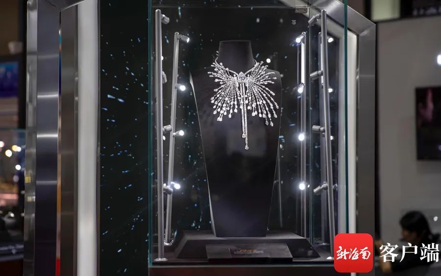 一颗宝石，265刻面，创吉尼斯世界纪录！