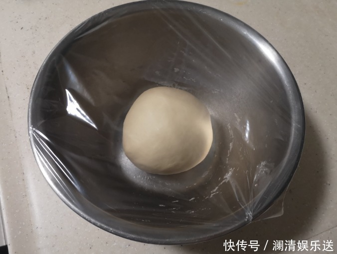 发面,外行只用酵母!牢记4点,20分钟发满盆,松软香甜不发酸