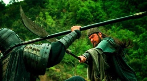 关羽|关羽是怎样斩颜良的正史老老实实的记载，却比演义还吓人