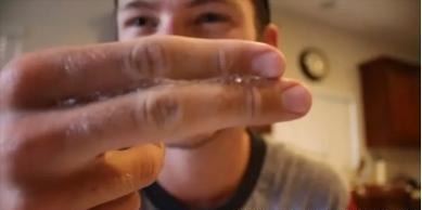 502胶水|许多人都爱用502胶水，太笨！学会这一招，比电焊牛掰，啥都能粘