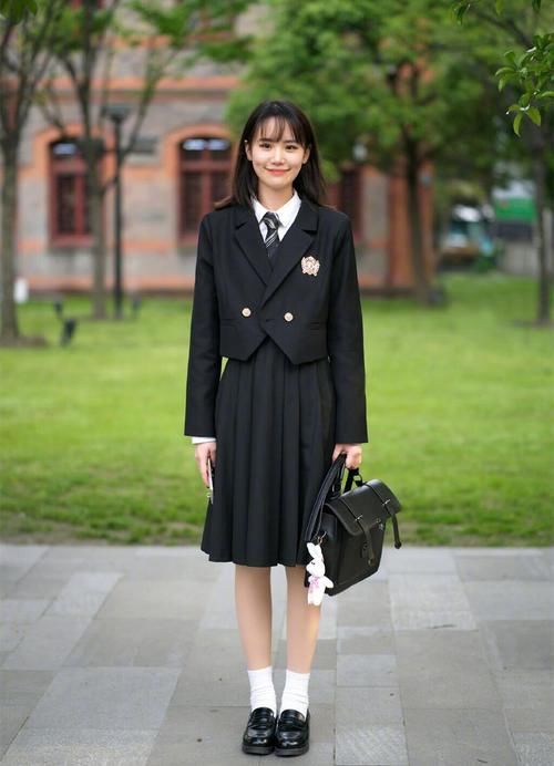 一字扣|入夏后鞋子不要瞎买，有这几款就够了，搭配裙子、裤子都好看