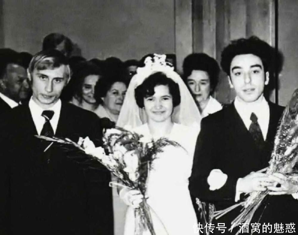 历史|倚着路虎抽雪茄的丘吉尔,当伴郎的普京,被炸墓焚尸的汪精卫,9张历史照