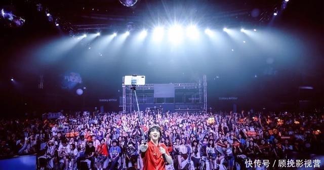 张歆艺|在鸟巢连开两场演唱会,华晨宇的逆袭人生,告诉你脱胎换骨有多爽