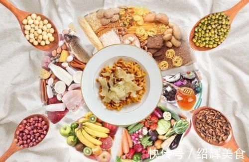 血糖|血糖升高时,这2种食物尽量少吃,坚持这2招或能慢慢降血糖