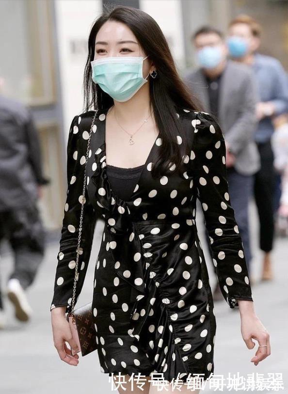 优雅 一眼就“沦陷”的波点裙,教你穿出百般风格花样,优雅显气质!